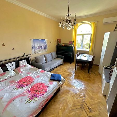 Karson Guest House And Tours Yerevan Bagian luar foto