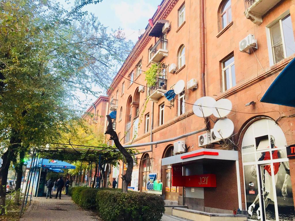 Karson Guest House And Tours Yerevan Bagian luar foto